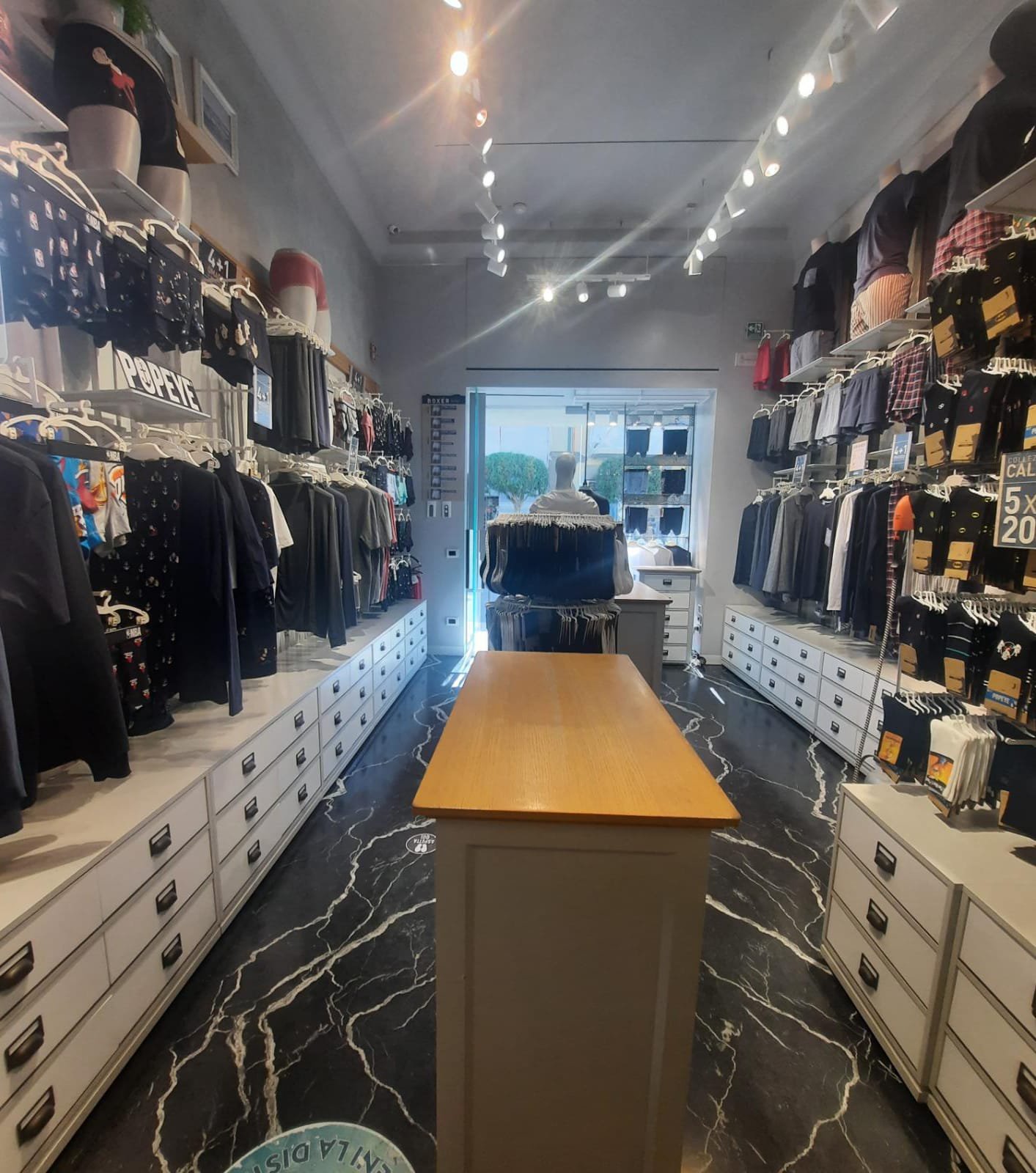 Intimissimi FORTE DEI MARMI VIA MAZZINI
