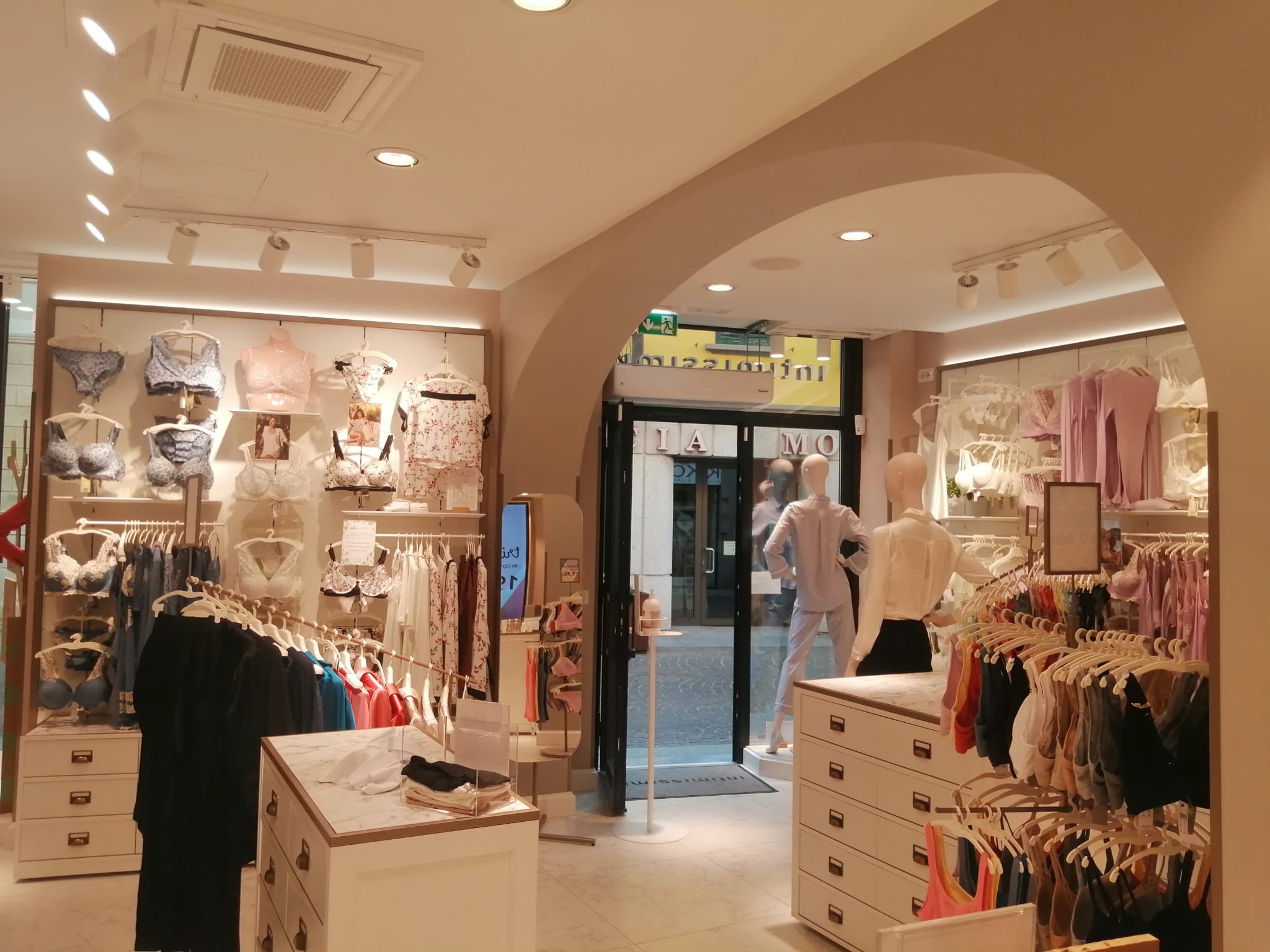 Intimissimi TREVIGLIO VIA ROMA 15