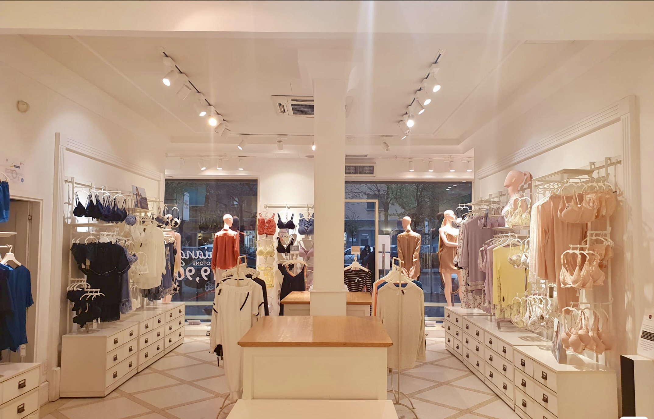 Intimissimi ROMA V.LE DEI COLLI PORTUENSI