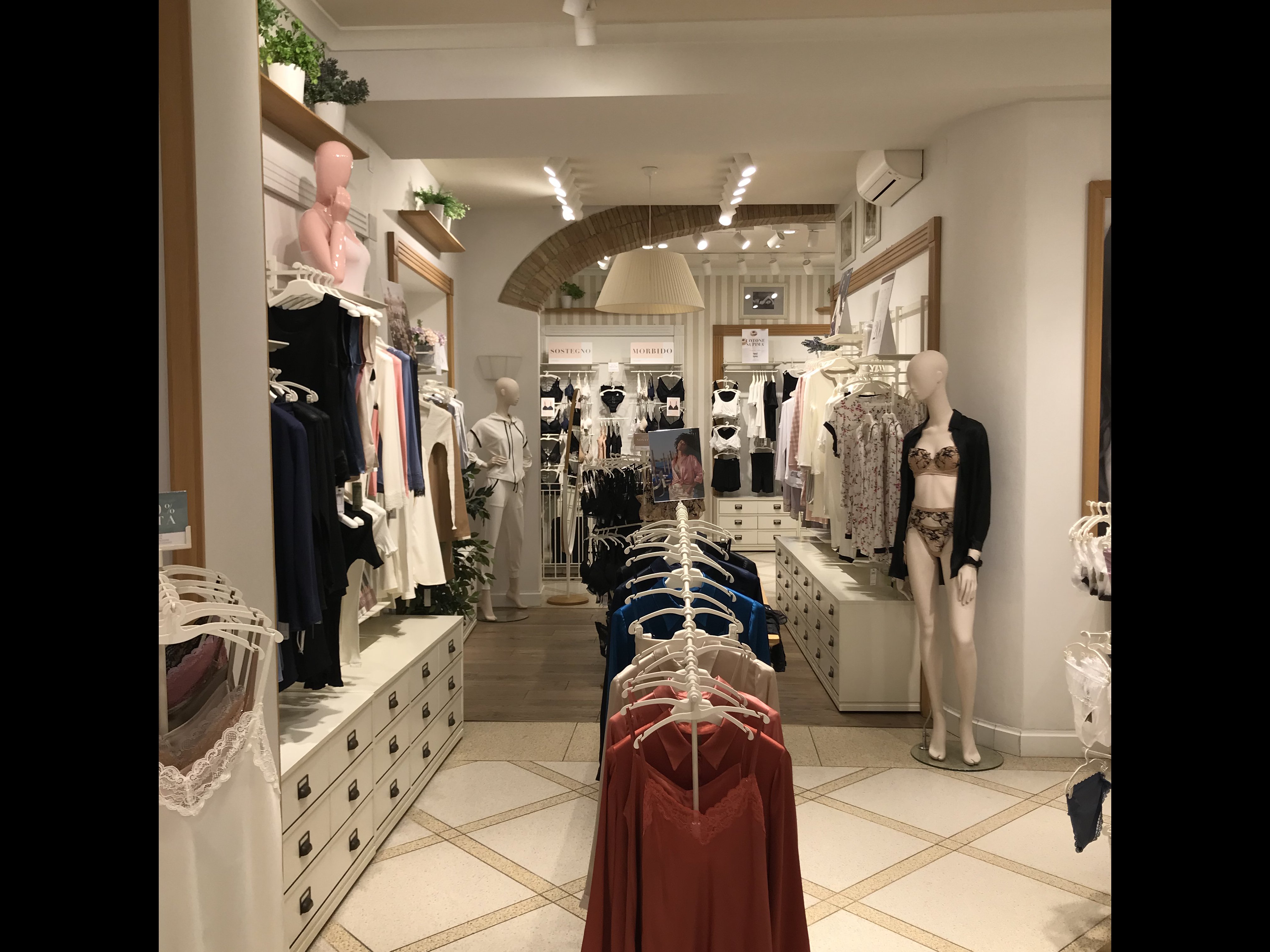 Intimissimi PESARO VIA BRANCA 23