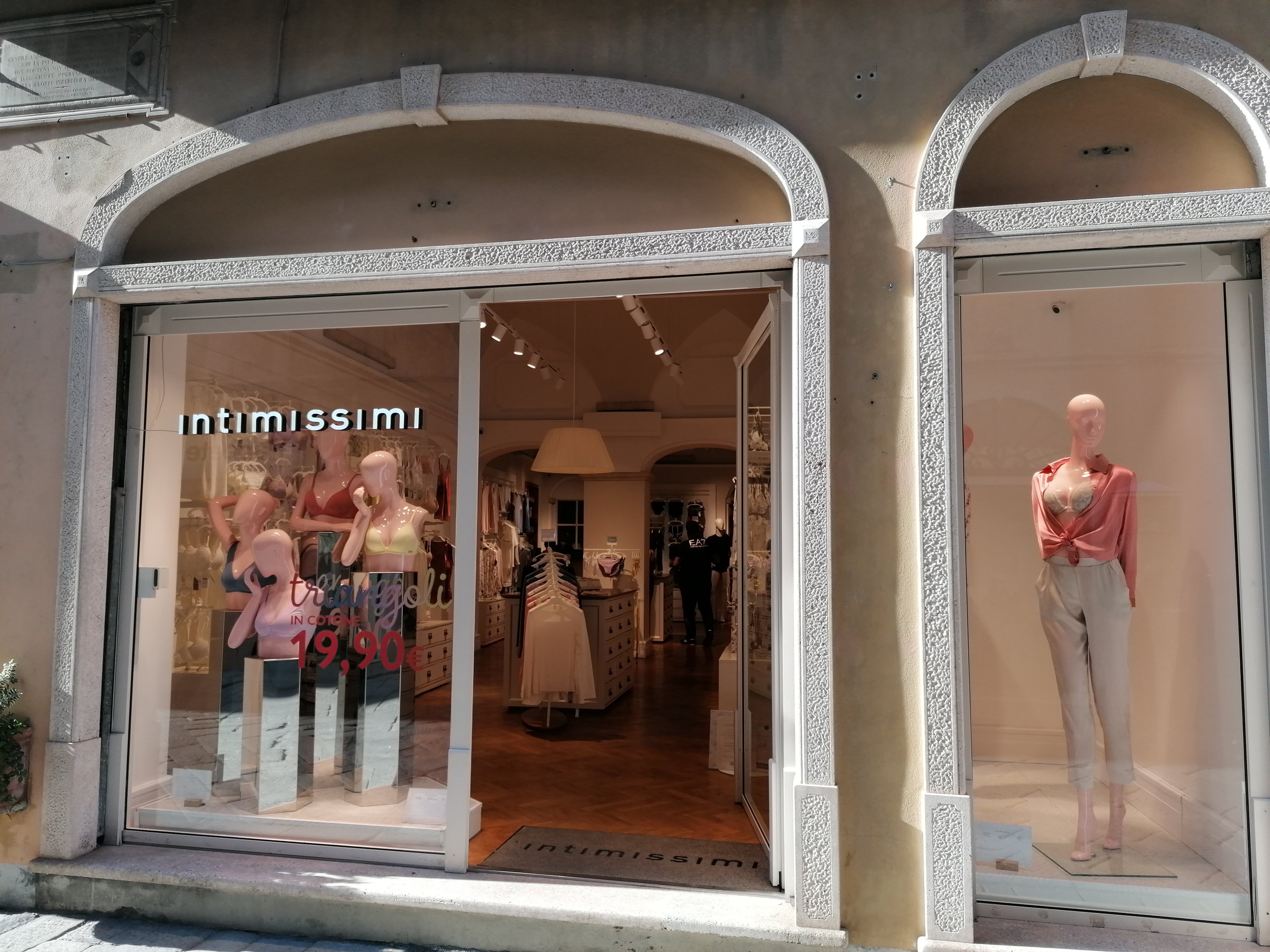 Intimissimi FINALE LIGURE VIA PERTICA