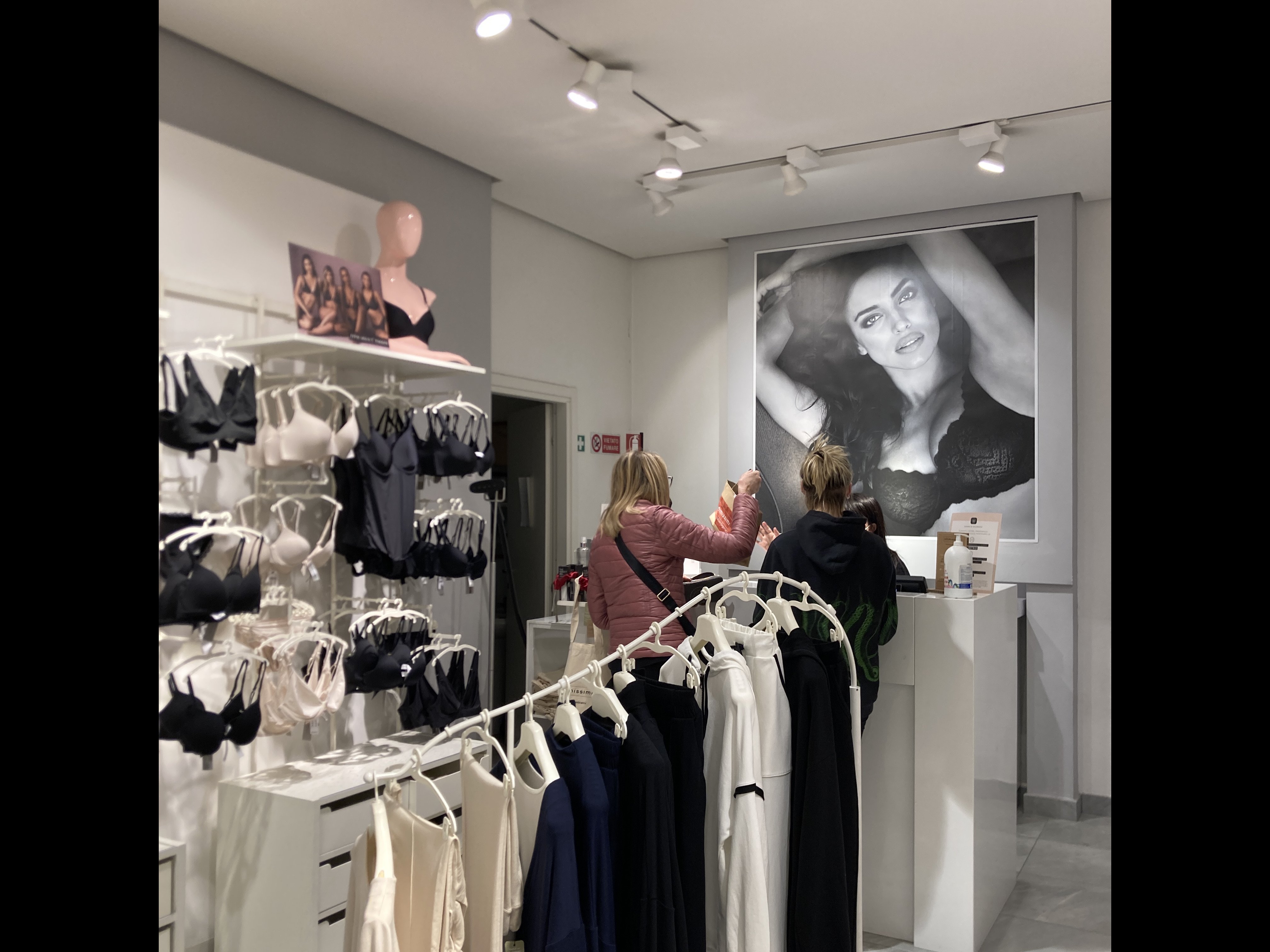 Intimissimi PONTE S. GIOVANNI VIA MANZONI