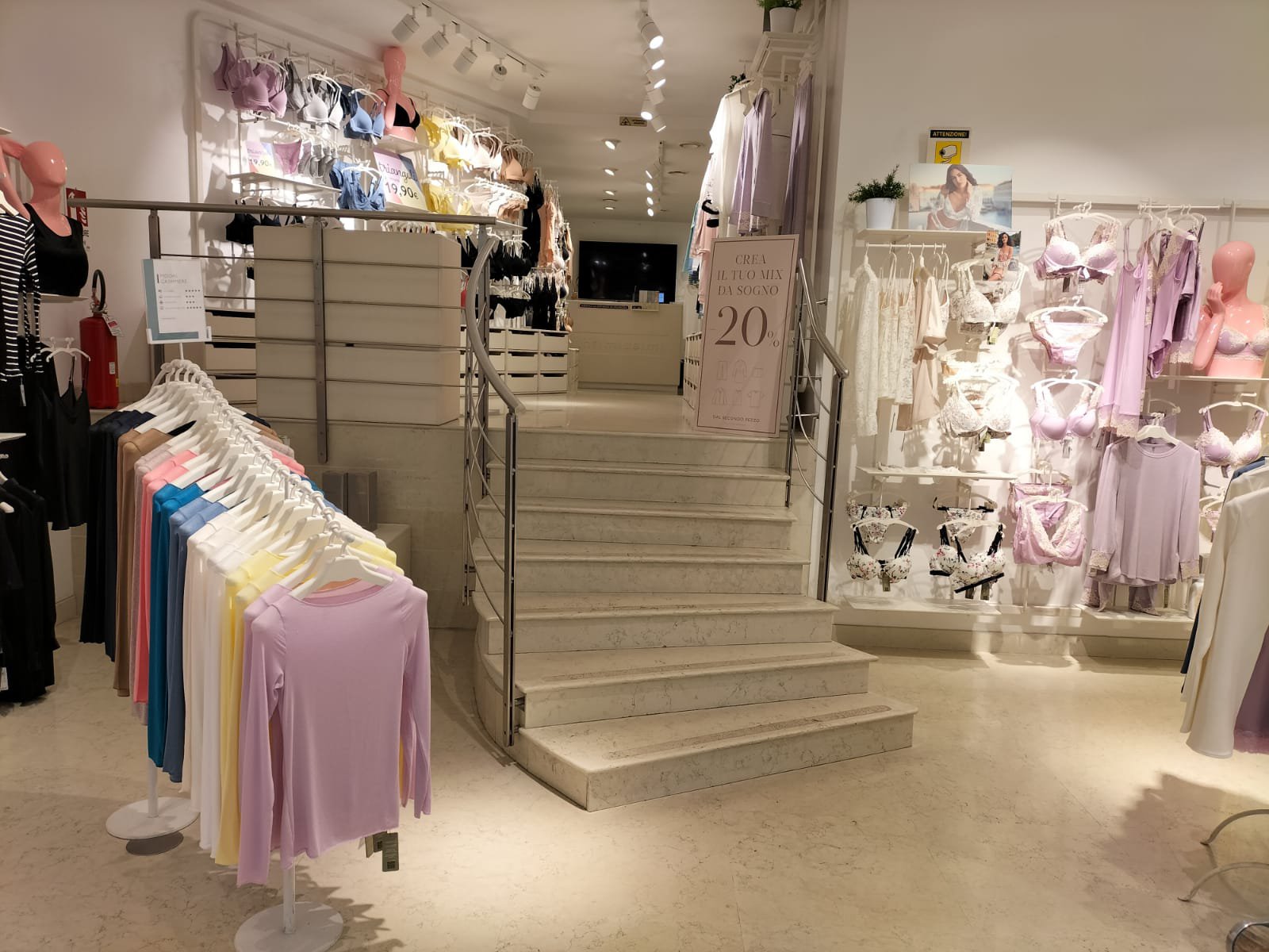 Intimissimi ROVERETO VIA MAZZINI 38