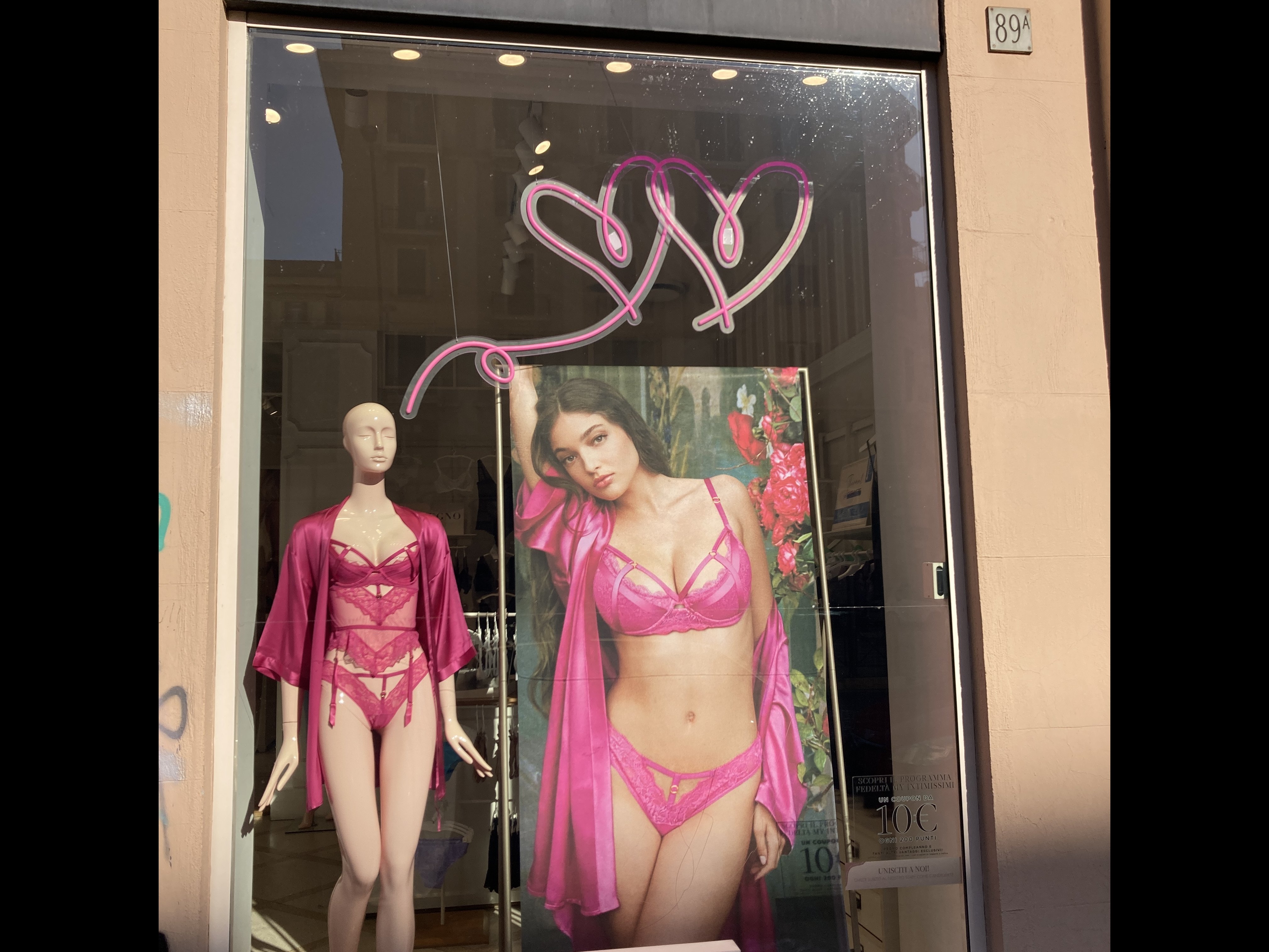 Intimissimi ROMA VIA APPIA NUOVA 89