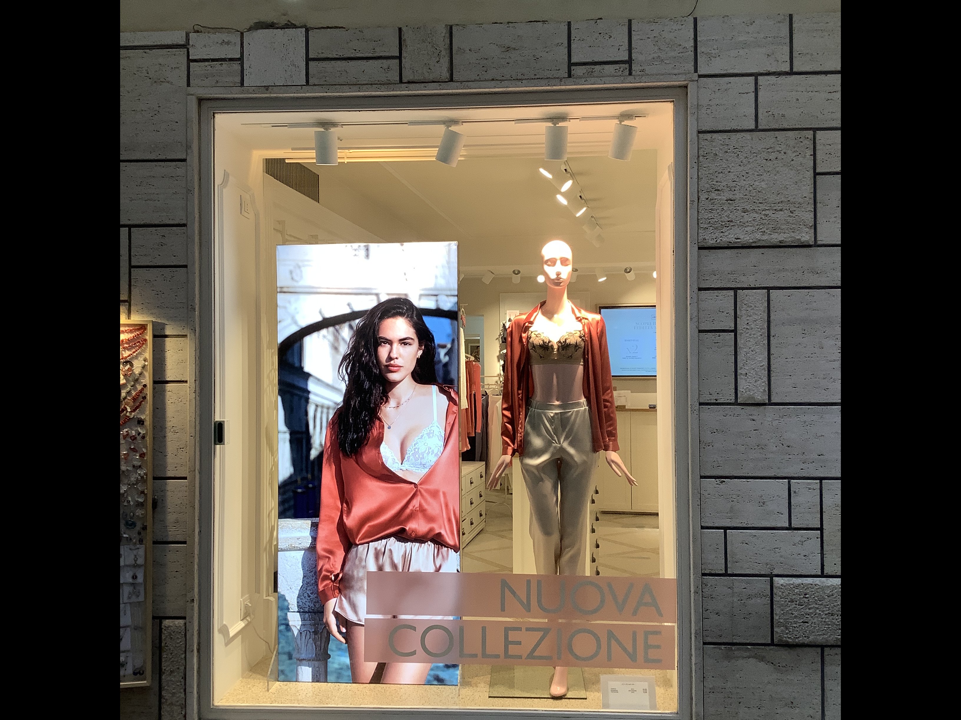 Intimissimi ALGHERO VIA ROMA 28/34