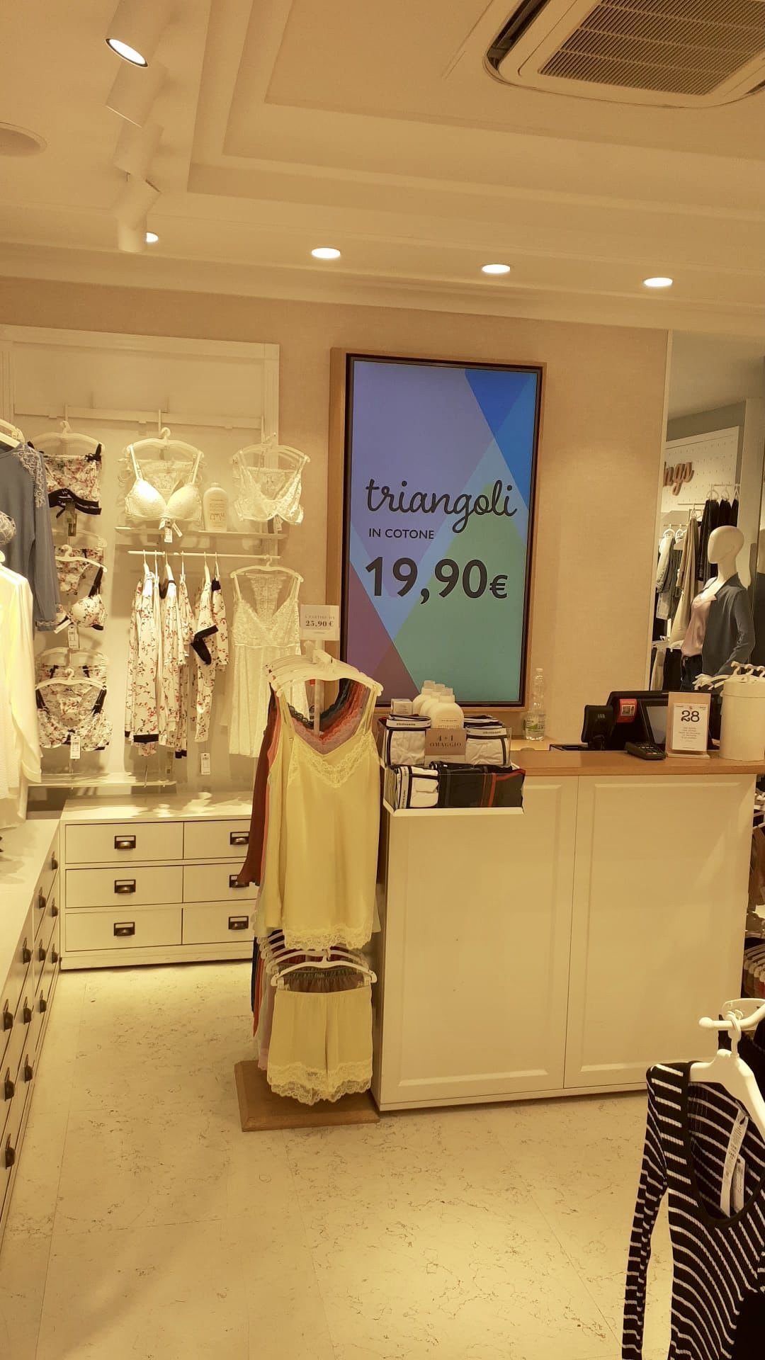 Intimissimi BUSSOLENGO P.ZA DELLA VITTORIA