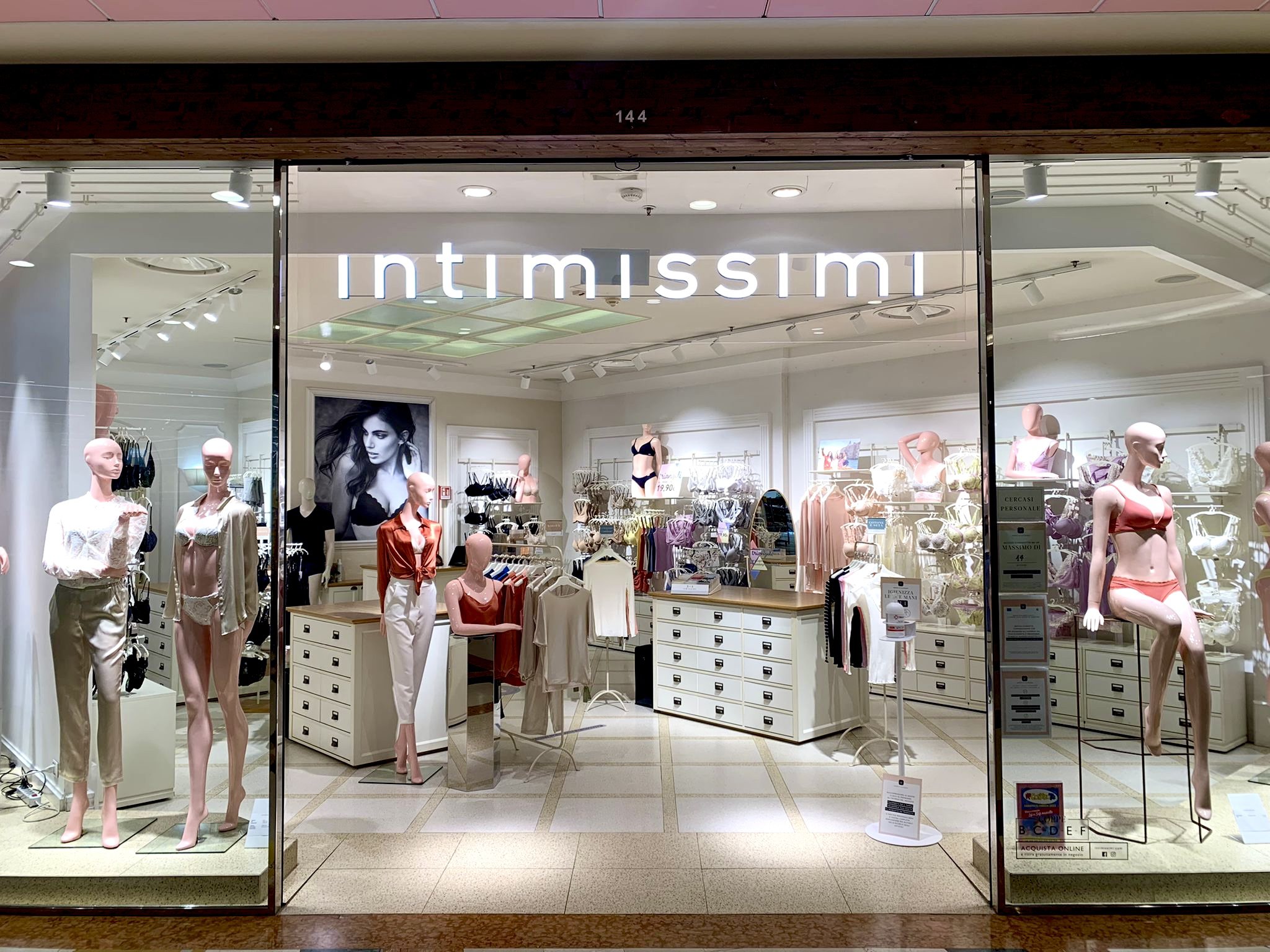 Intimissimi BELLINZAGO LOMBARDO CCLE