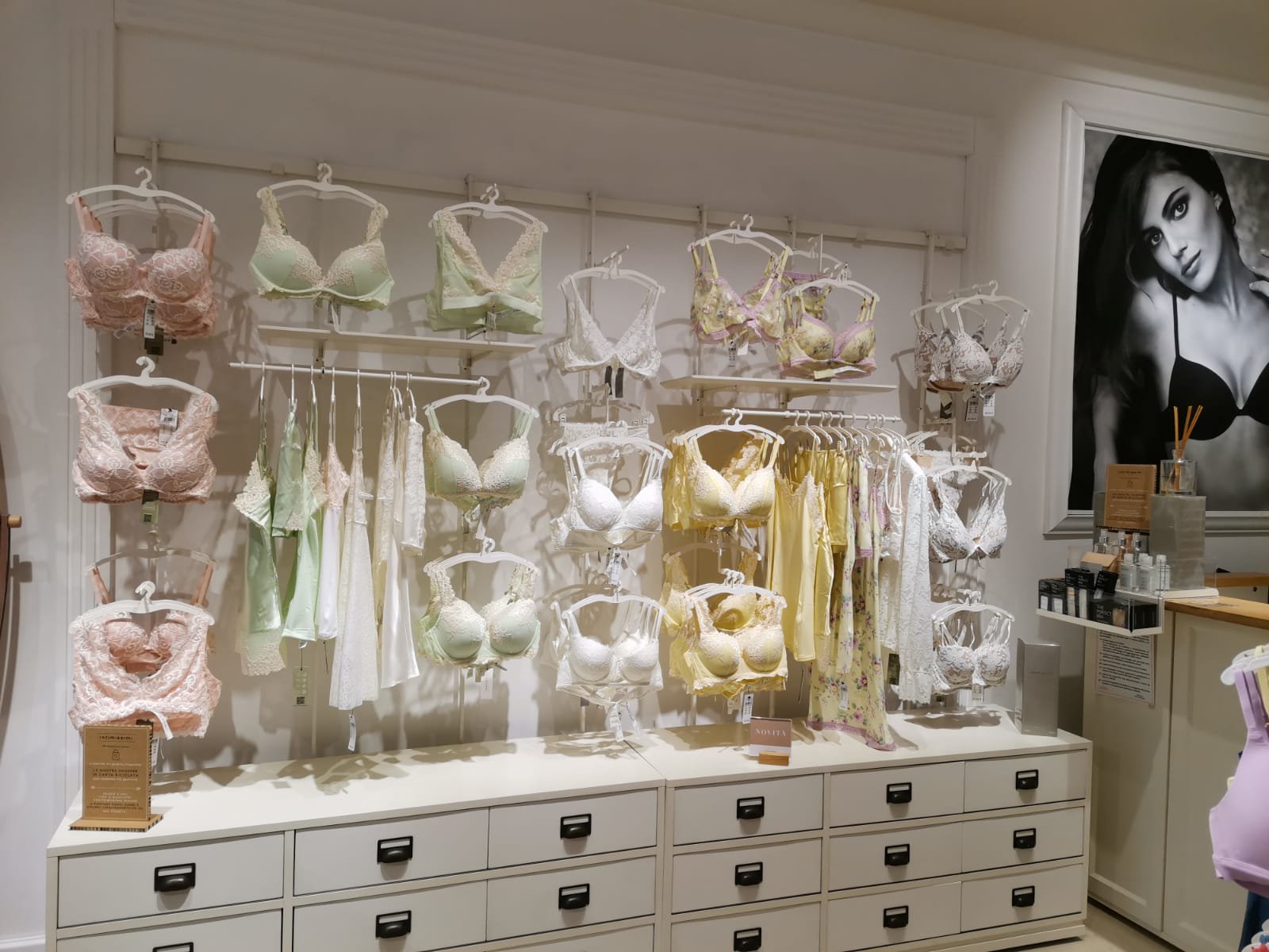 Intimissimi IVREA VIA PALESTRO 60