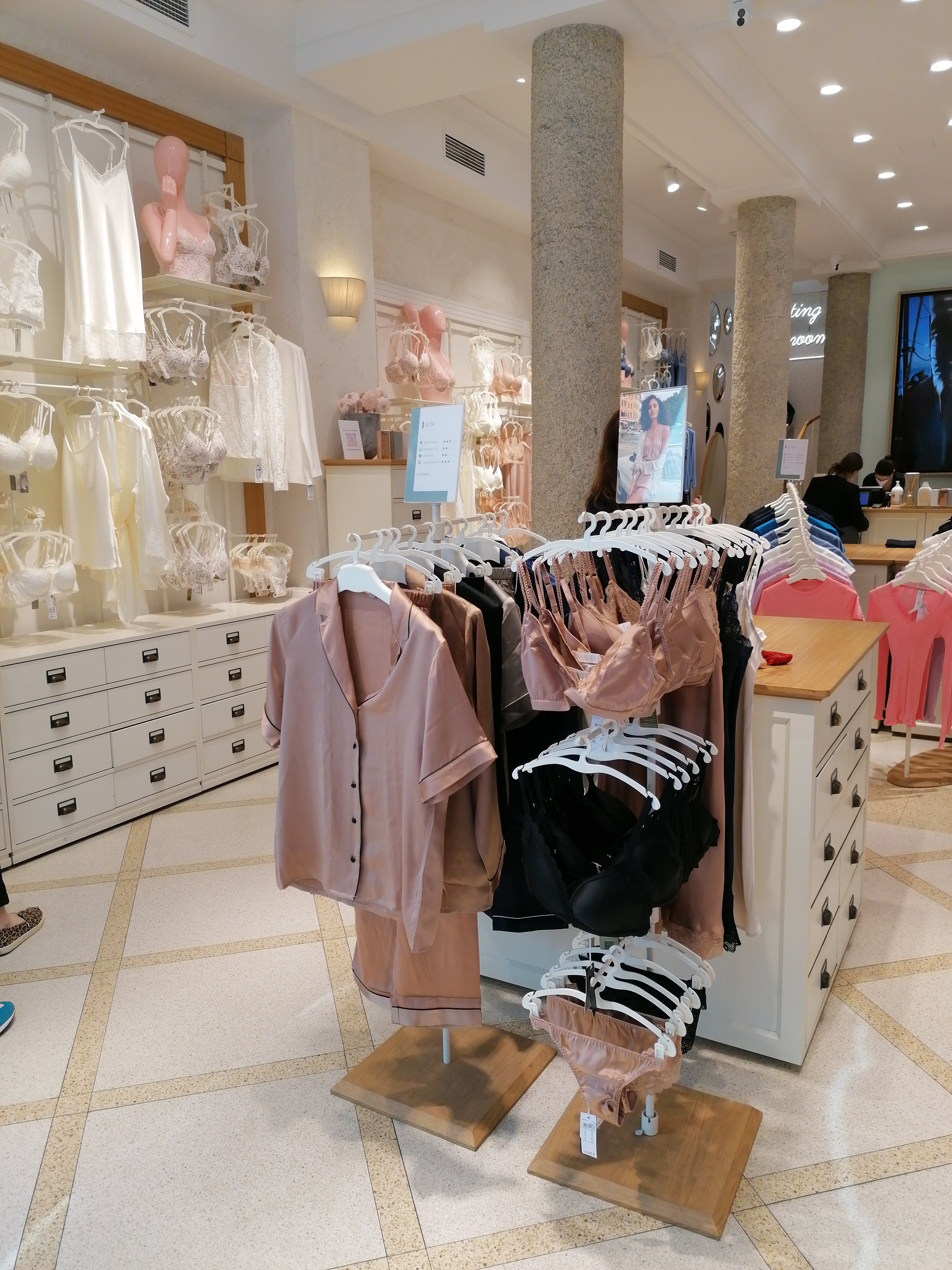 Intimissimi MILANO VIA TORINO, 3